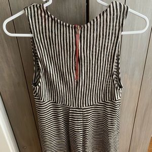 grey and white stripped tank top